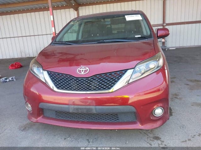 2017 TOYOTA SIENNA SE 8 PASSENGER 12