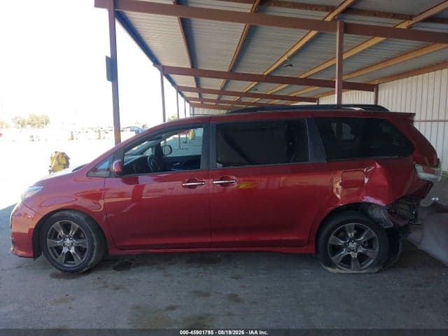 2017 TOYOTA SIENNA SE 8 PASSENGER 14