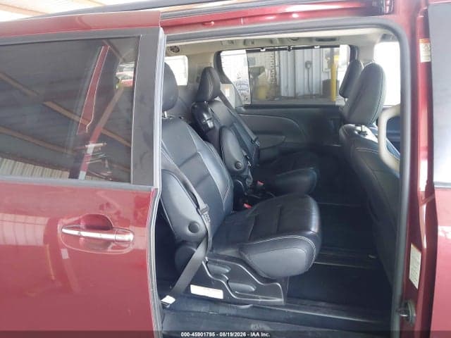 2017 TOYOTA SIENNA SE 8 PASSENGER 8