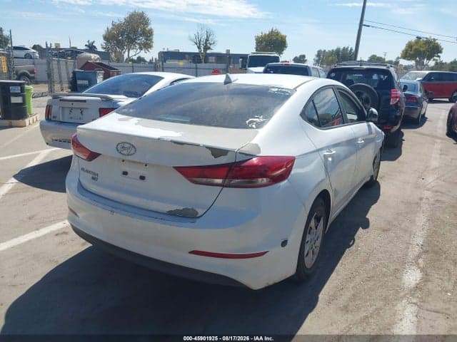 2017 HYUNDAI ELANTRA SE 4