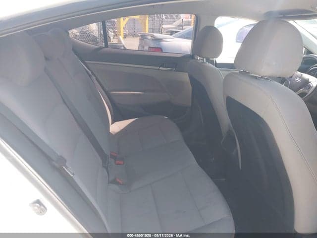 2017 HYUNDAI ELANTRA SE 7