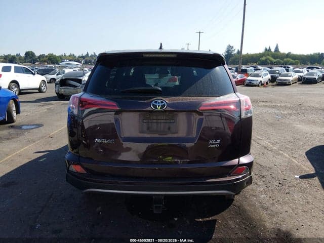 2018 TOYOTA RAV4 XLE 17