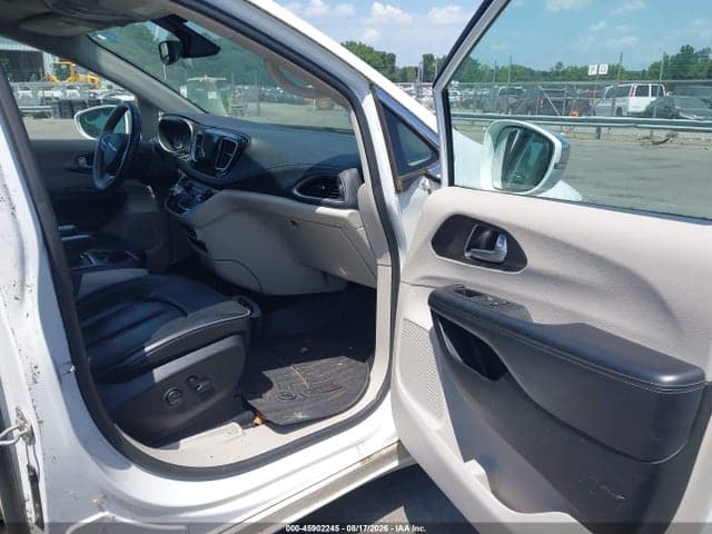 2018 CHRYSLER PACIFICA LIMITED 5
