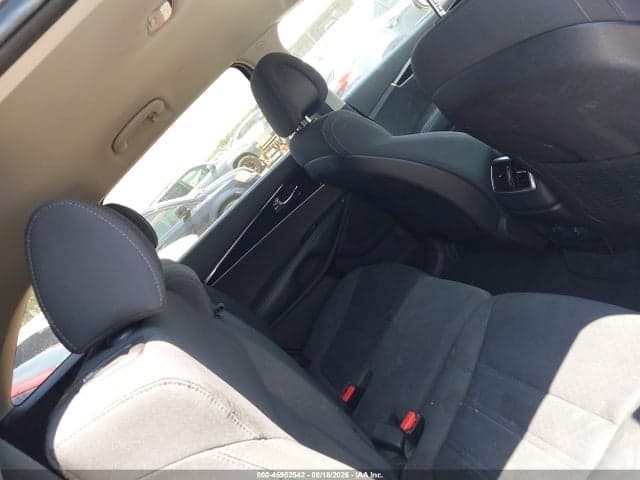 2017 KIA SORENTO 3.3L LX 8