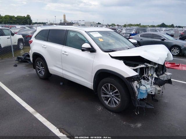 2018 TOYOTA HIGHLANDER XLE 1