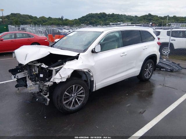 2018 TOYOTA HIGHLANDER XLE 2