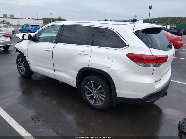2018 TOYOTA HIGHLANDER XLE 3