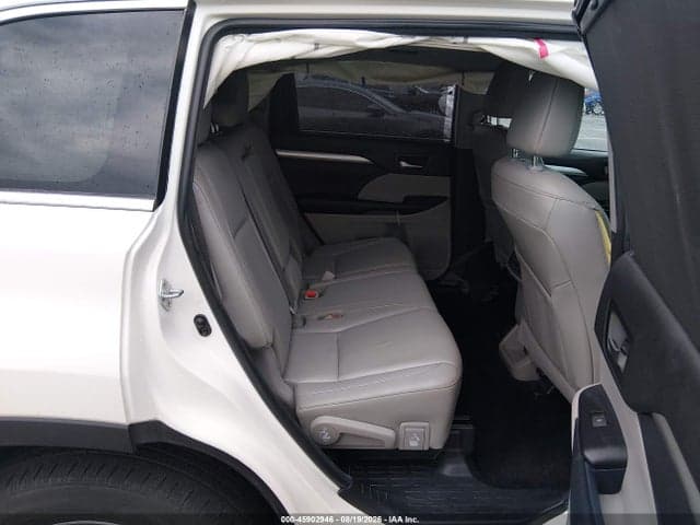 2018 TOYOTA HIGHLANDER XLE 8