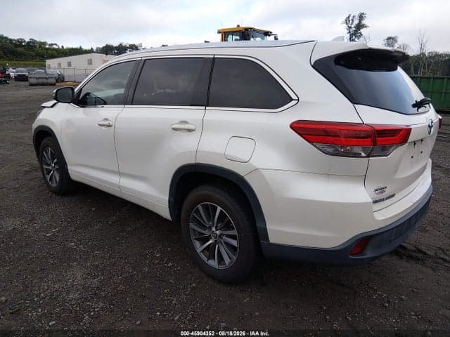 2018 TOYOTA HIGHLANDER XLE 3