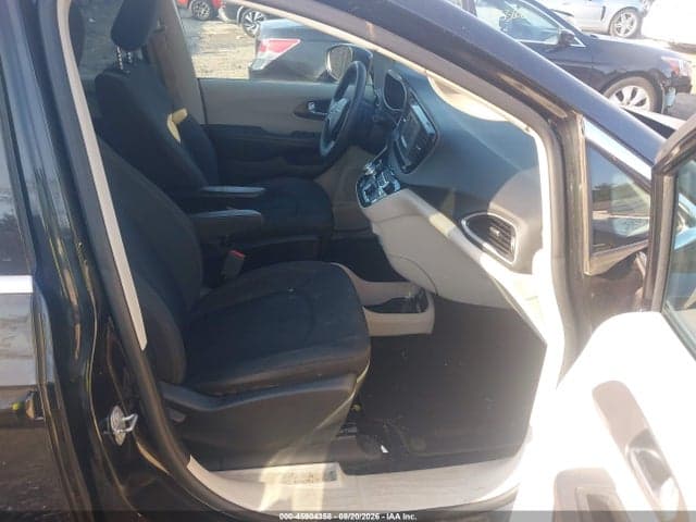 2017 CHRYSLER PACIFICA LX 5