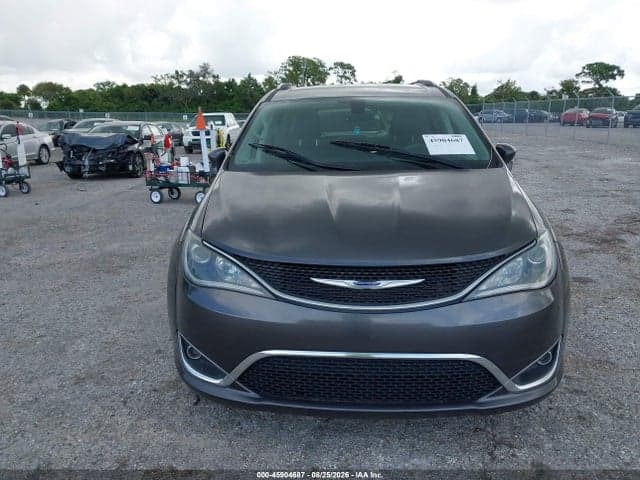 2019 CHRYSLER PACIFICA TOURING L 12