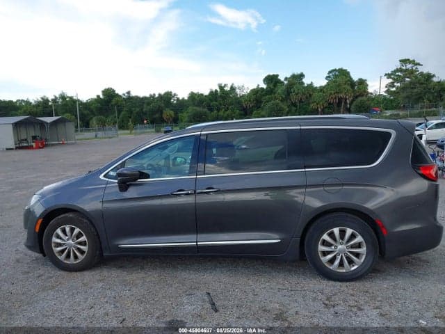 2019 CHRYSLER PACIFICA TOURING L 14