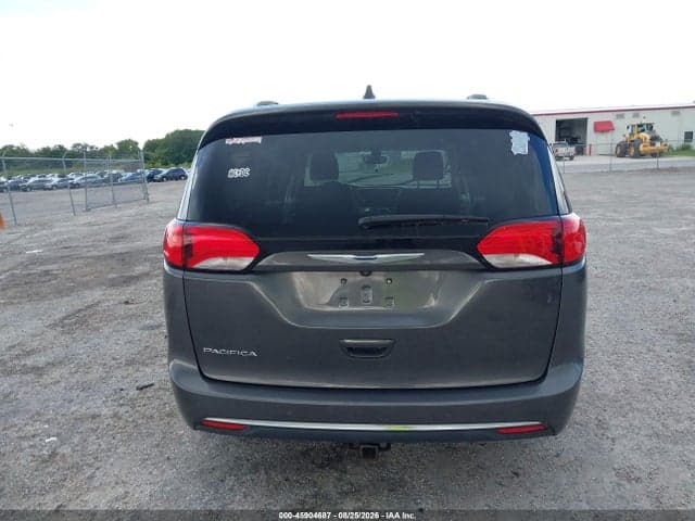 2019 CHRYSLER PACIFICA TOURING L 16