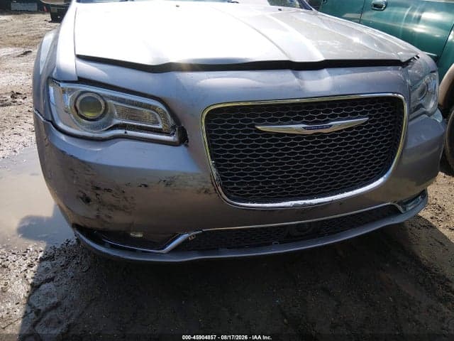 2018 CHRYSLER 300 LIMITED 6