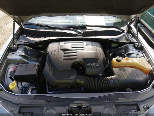 2018 CHRYSLER 300 LIMITED 10