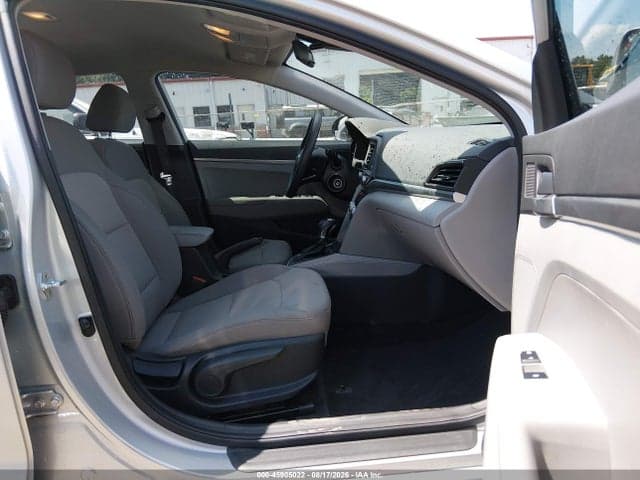 2020 HYUNDAI ELANTRA SE 5