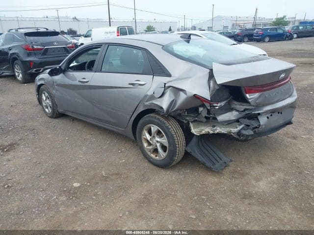 2022 HYUNDAI ELANTRA SE 3