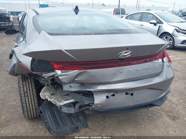 2022 HYUNDAI ELANTRA SE 6