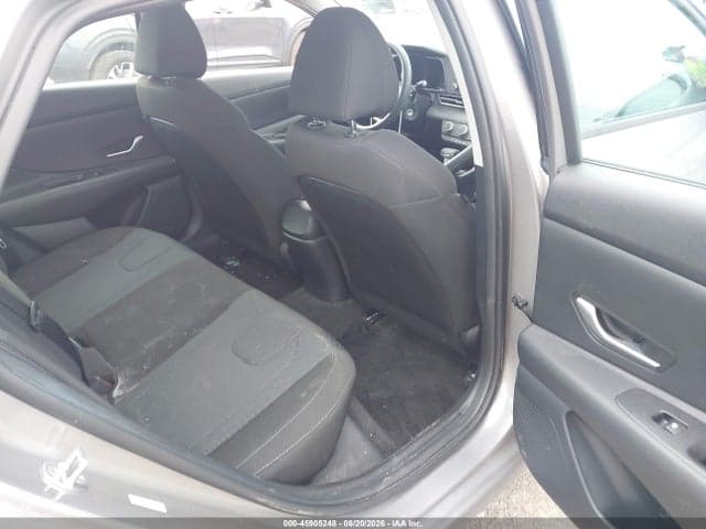 2022 HYUNDAI ELANTRA SE 8
