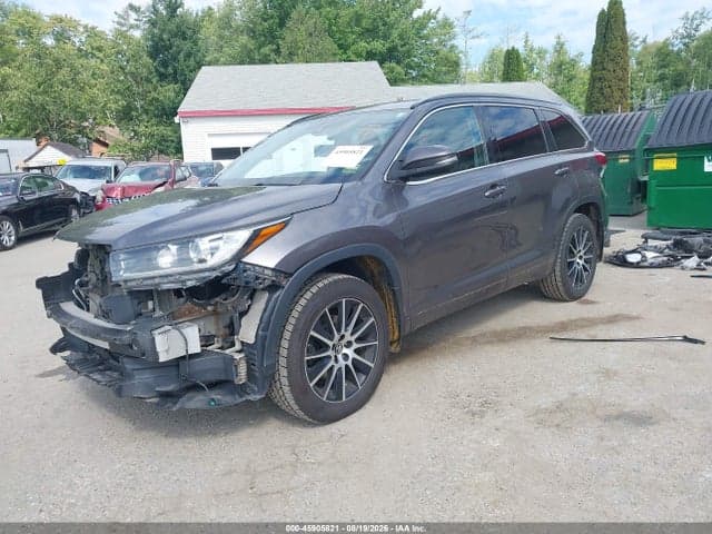 2018 TOYOTA HIGHLANDER SE 2