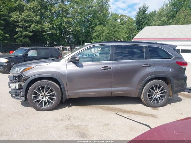 2018 TOYOTA HIGHLANDER SE 15