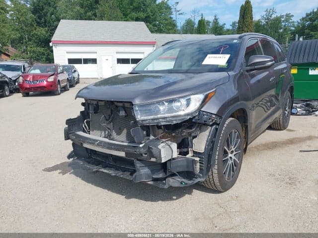 2018 TOYOTA HIGHLANDER SE 19