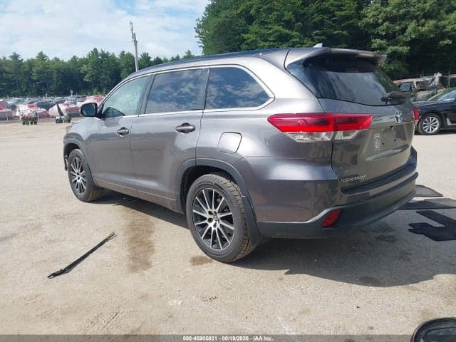 2018 TOYOTA HIGHLANDER SE 3