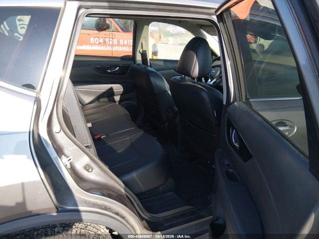 2017 NISSAN ROGUE SL 8