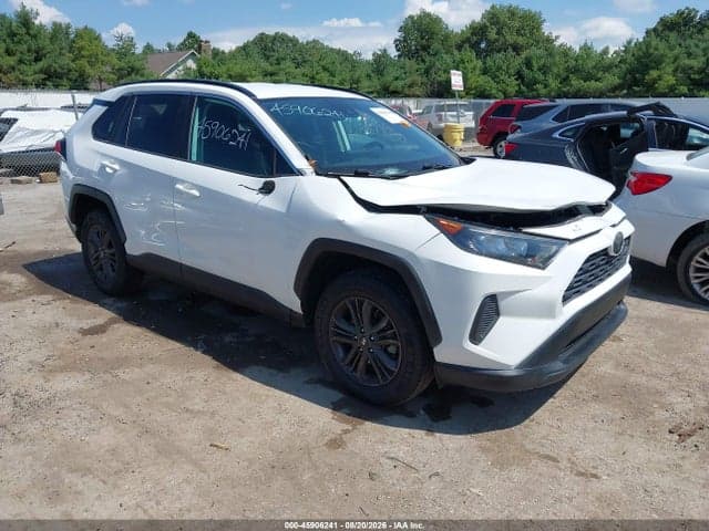 2020 TOYOTA RAV4 LE 1