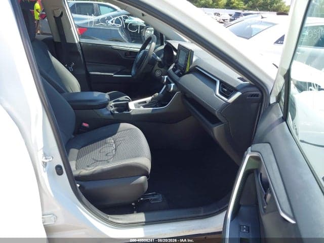 2020 TOYOTA RAV4 LE 5