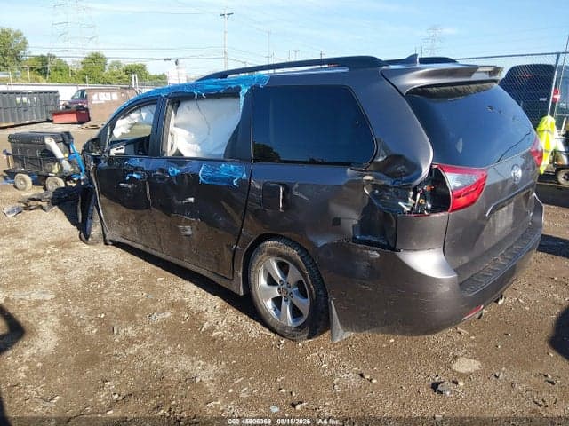 2020 TOYOTA SIENNA LE 3