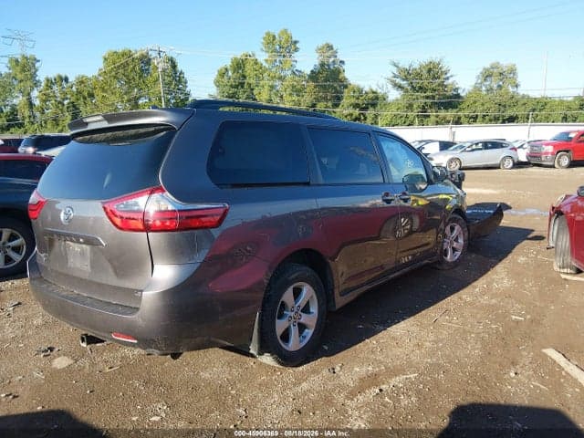2020 TOYOTA SIENNA LE 4
