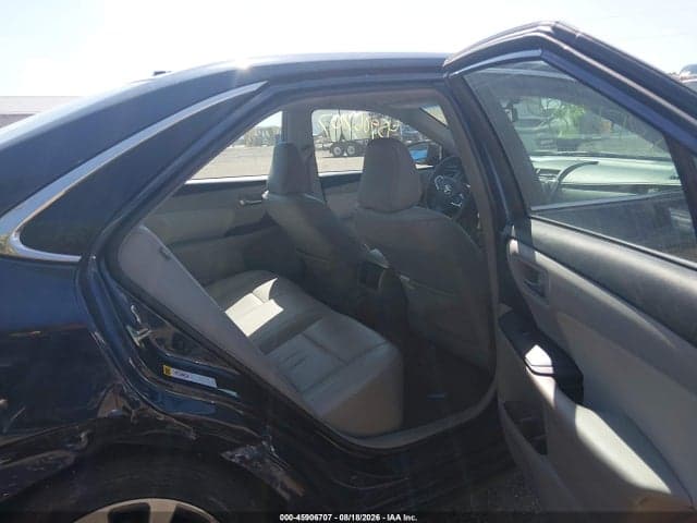 2017 TOYOTA CAMRY XLE 8
