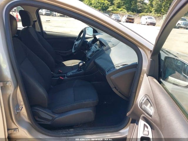 2017 FORD FOCUS SE 5