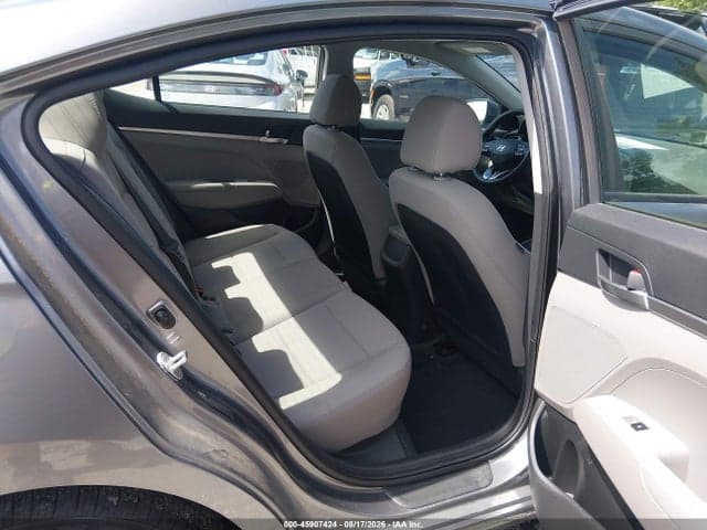2019 HYUNDAI ELANTRA SE 8