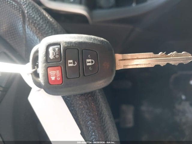 2019 TOYOTA COROLLA LE 11