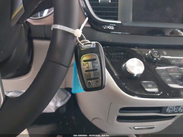 2023 CHRYSLER VOYAGER LX 11