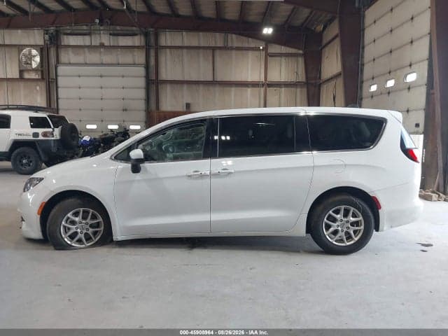 2023 CHRYSLER VOYAGER LX 14