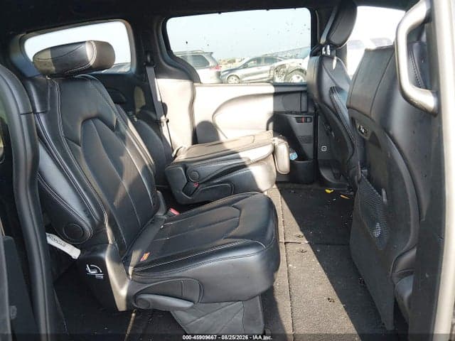 2025 CHRYSLER PACIFICA SELECT 8