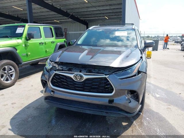 2021 TOYOTA HIGHLANDER XLE 6