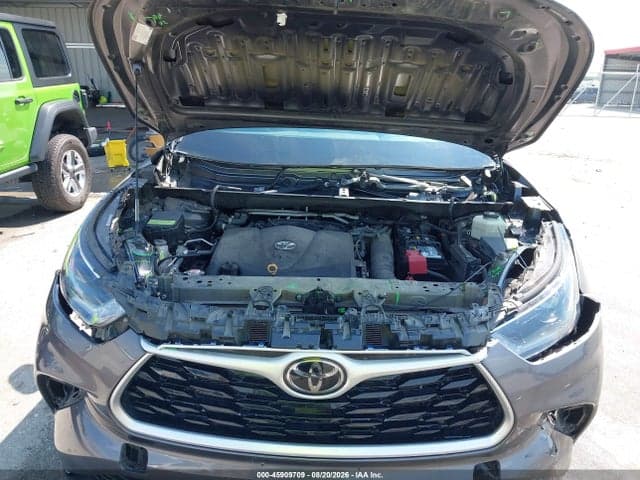 2021 TOYOTA HIGHLANDER XLE 10