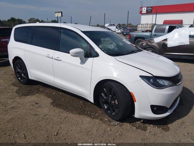 2020 CHRYSLER PACIFICA TOURING 1