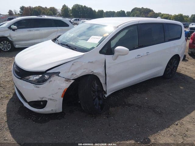 2020 CHRYSLER PACIFICA TOURING 2