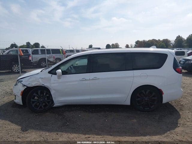 2020 CHRYSLER PACIFICA TOURING 14