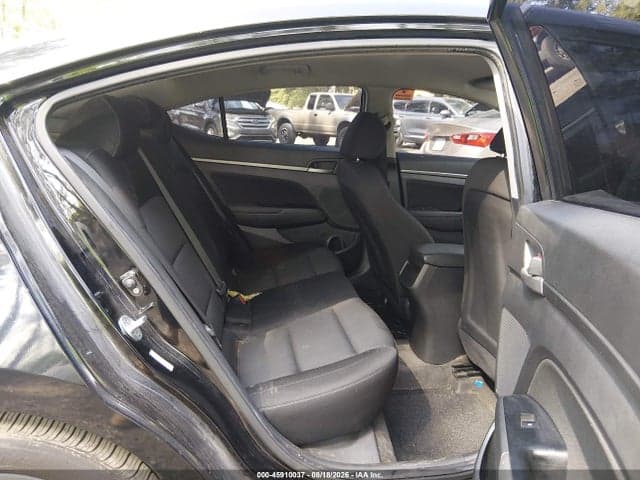 2018 HYUNDAI ELANTRA SEL 8