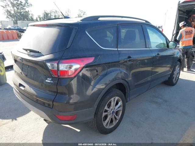 2017 FORD ESCAPE SE 4