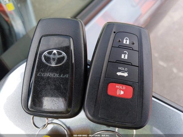 2020 TOYOTA COROLLA XLE 11