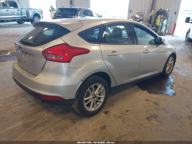2017 FORD FOCUS SE 4