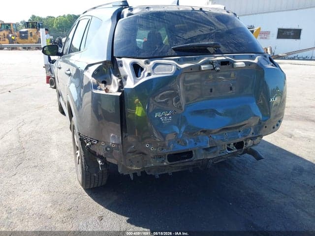 2017 TOYOTA RAV4 XLE 6
