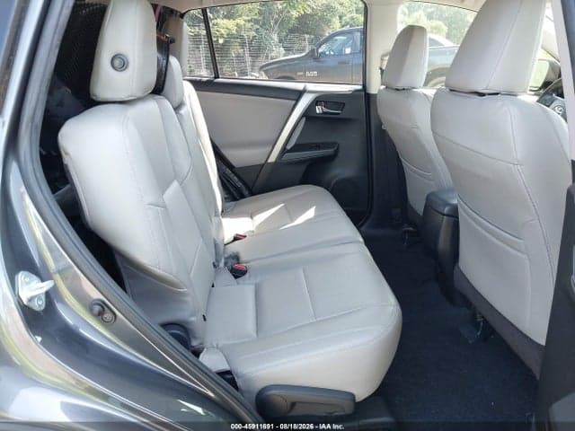 2017 TOYOTA RAV4 XLE 8